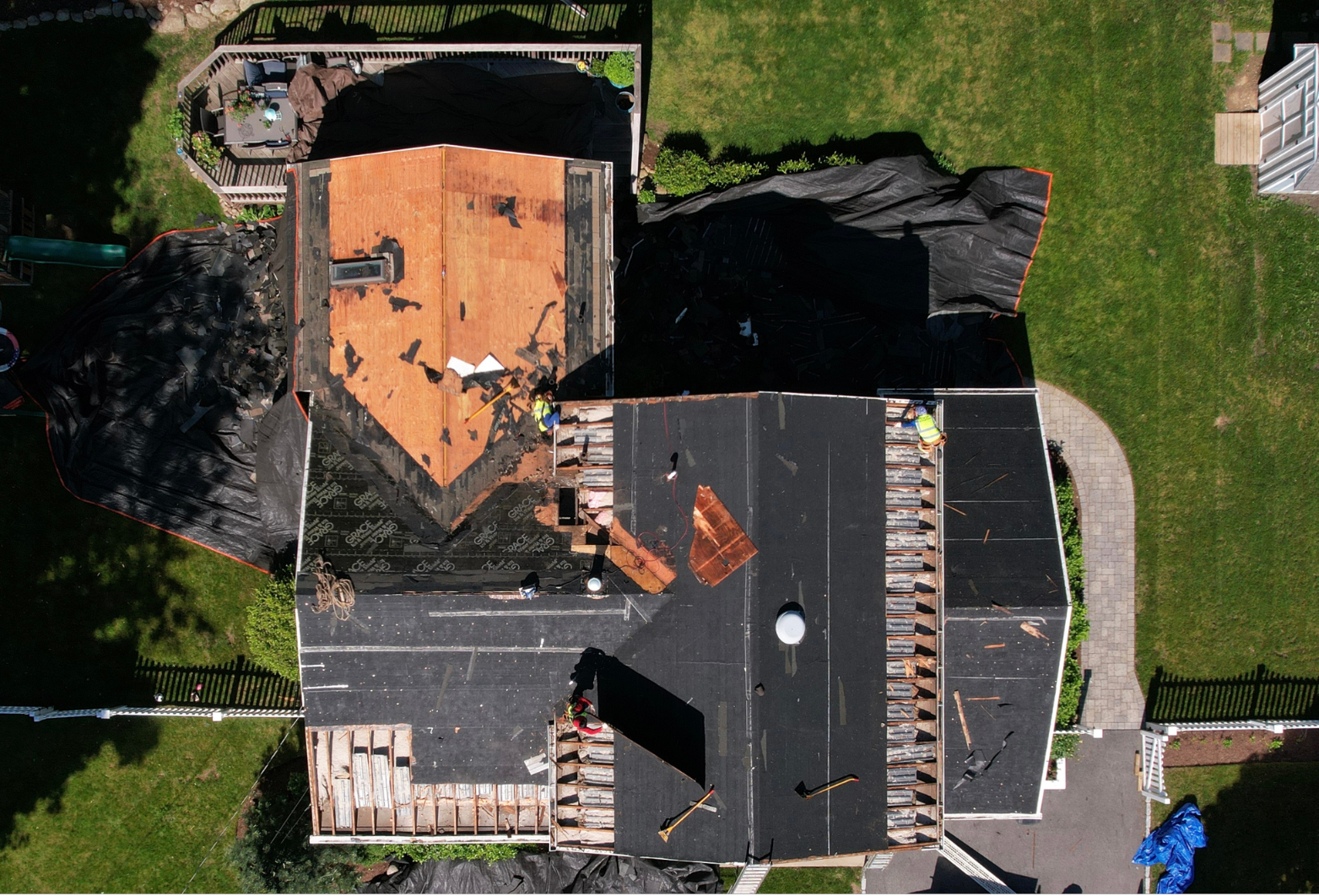 Asphalt roofing process – tear-off stage